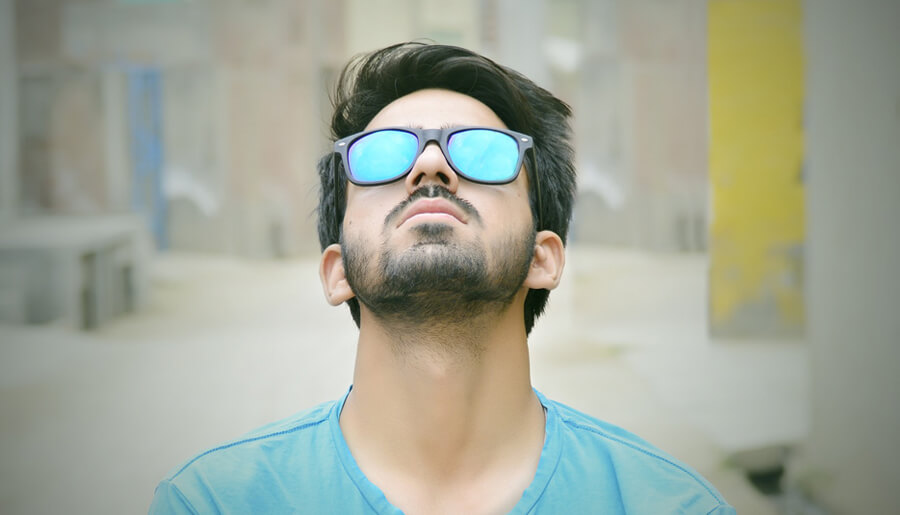 THE SUN SHINES AND GLAMOUR TOO